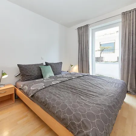 Am Weinberg 아파트 베른카슈텔쿠에스