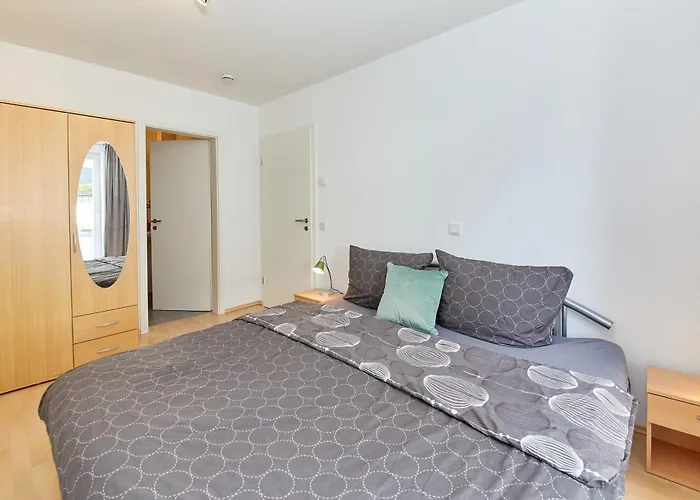 Am Weinberg 베른카슈텔쿠에스